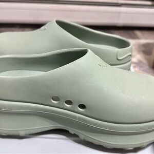 adidas Light Green Slip-On Stan Smiths